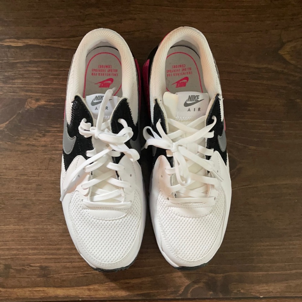 Women’s Nike Airmax size 8.5